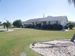 610 Fox Hills Dr, Sun City Center, FL 33573