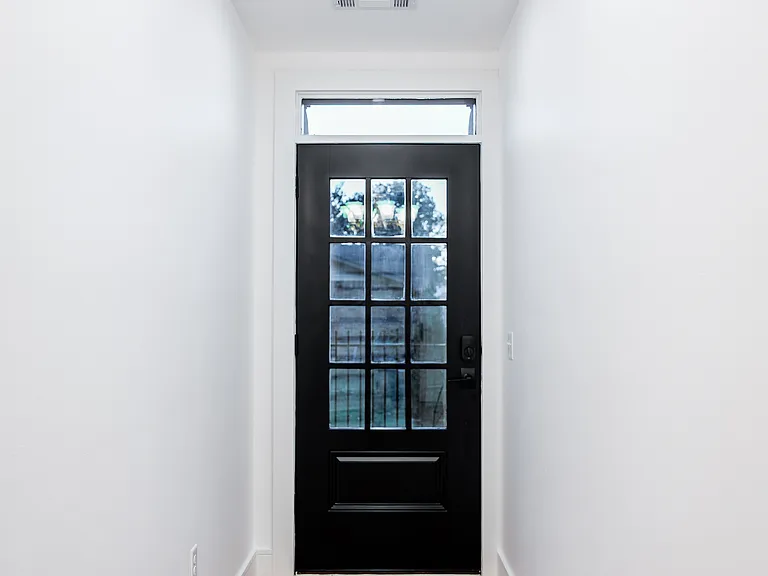 325 SW 5th St — Photo 5