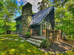 685 Cross Creek Rd, Mineral Bluff, GA 30559