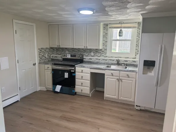 (undisclosed Address), West Warwick, RI 02893
