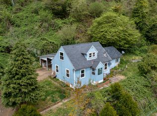 10975 Old Woods Rd, Cloverdale, OR 97112