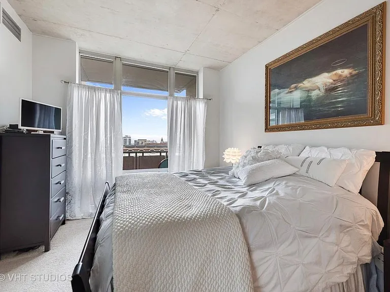 720 N Larrabee St #912 — Photo 8