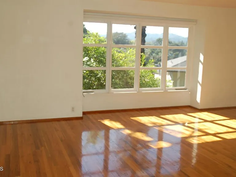 1637 Raymond Hill Rd — Photo 18