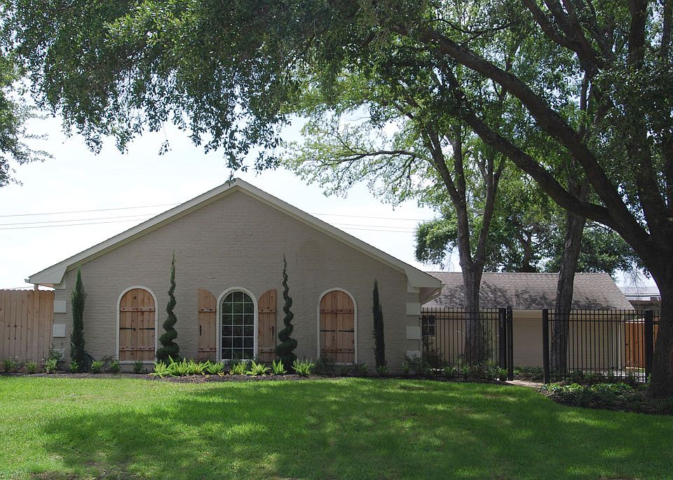 1st image of 606 Briar Hill Dr