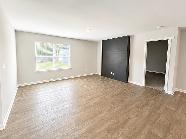 123 Cassidy Ln — Photo 3