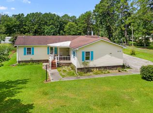 1013 Church Of God Rd, Bonneau, SC 29431