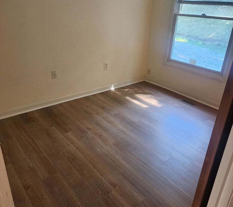 2nd image of 2020 Horace Ward Rd
