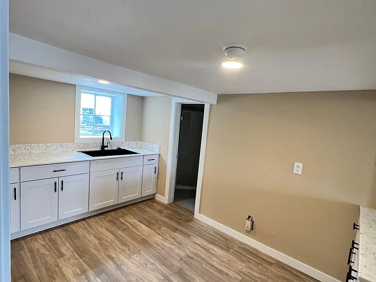 506 2nd Ave SE #2 — Photo 3