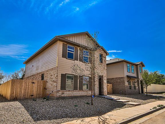 2nd image of 221 Lake Ct