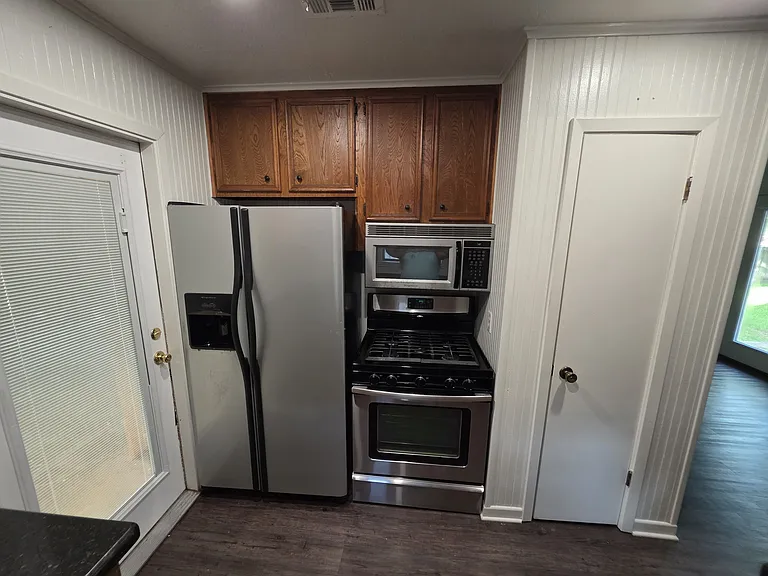 4207 Woodcrest Dr — Photo 6