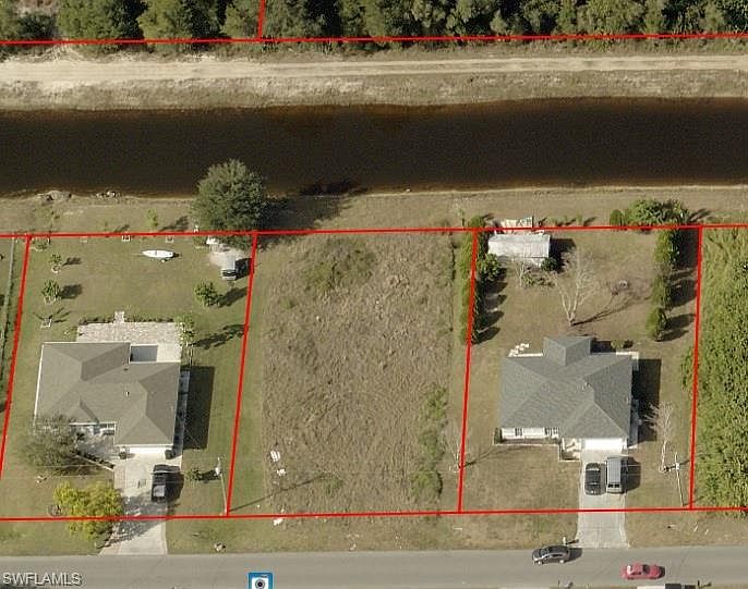 1st image of 820 Woodridge Cir