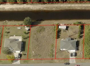 820 Woodridge Cir, Fort Myers, FL 33913