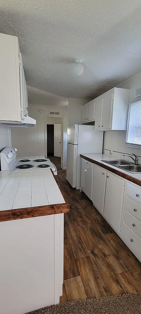 Ready to Move in — Photo 2