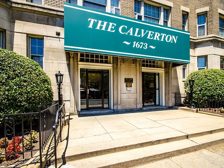 The Calverton — Photo 19