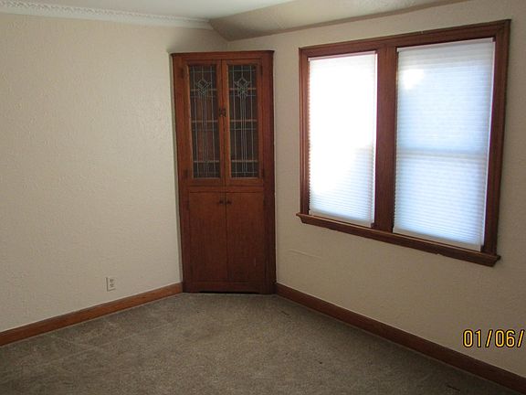 Dining room.