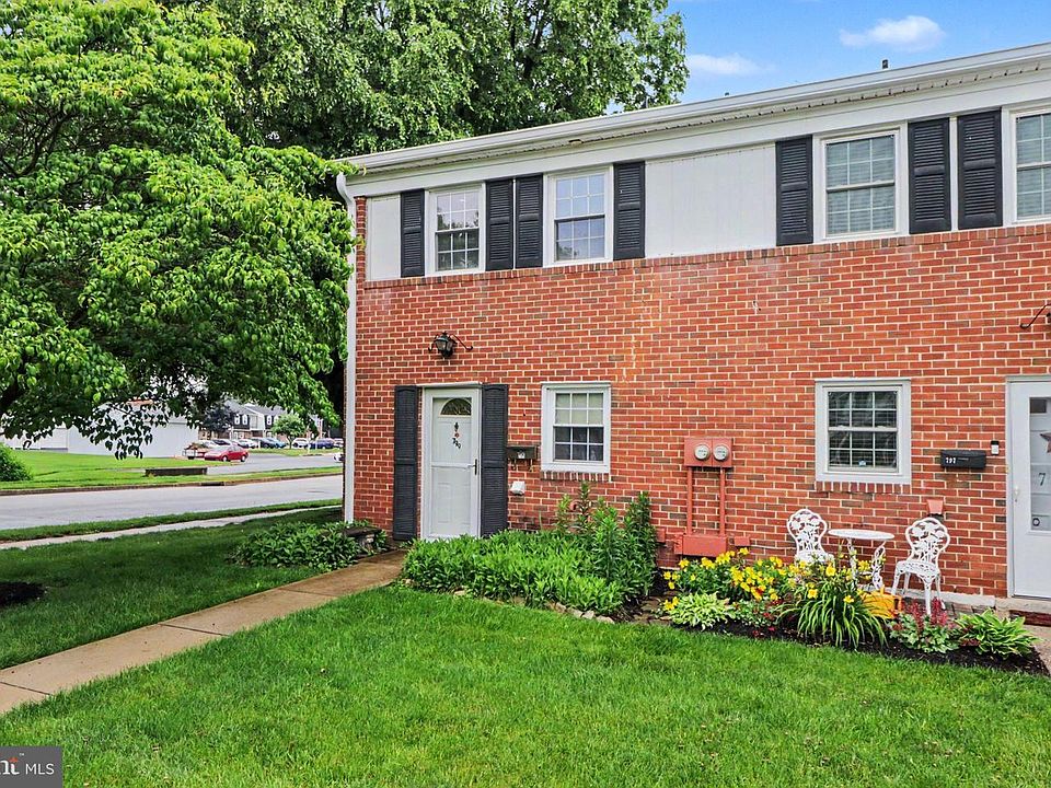 1st image of 799 Hardwick Pl