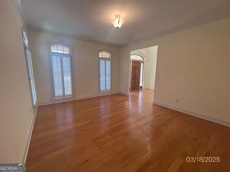 612 Banbury Ct — Photo 8