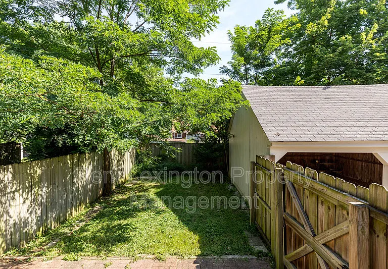 123 Barberry Ln — Photo 26