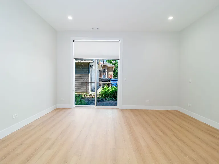 KDG Irving Park LLC — Photo 8