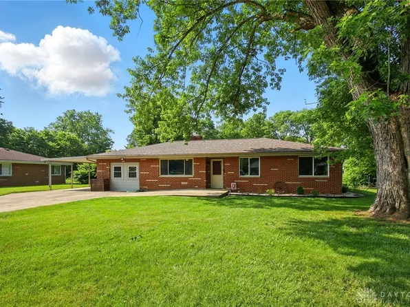 125 Countryside Dr, Enon, OH 45323