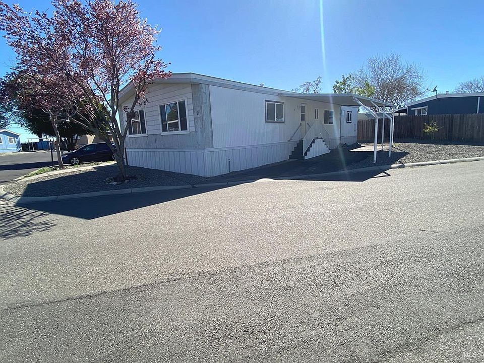 1st image of 9 Del Loma Court