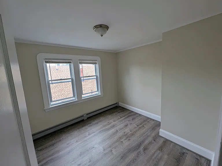 35 Sessions St #3D — Photo 13