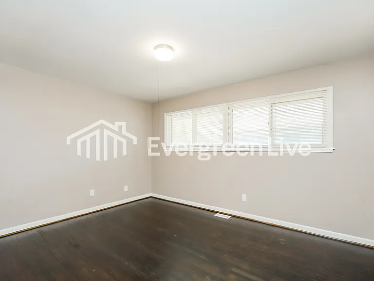 7973 Kirkland Dr — Photo 11