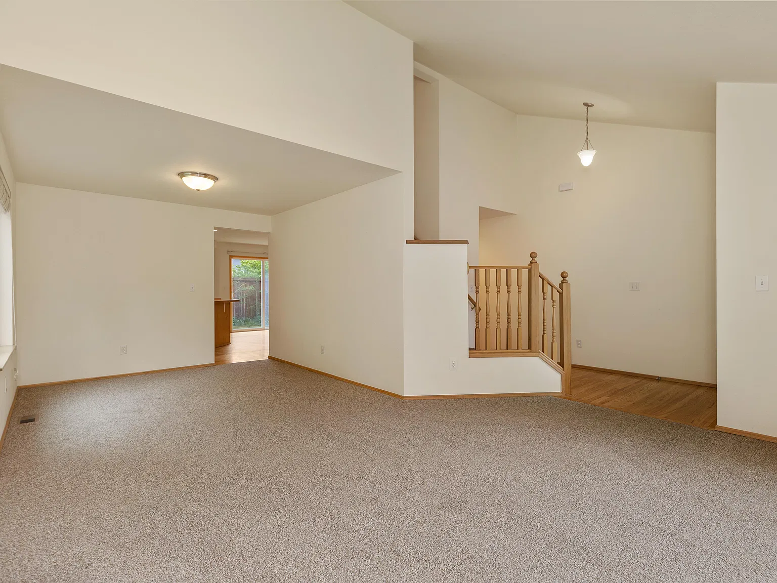 4 bed, 1984 sqft, $3,395 — Photo 3
