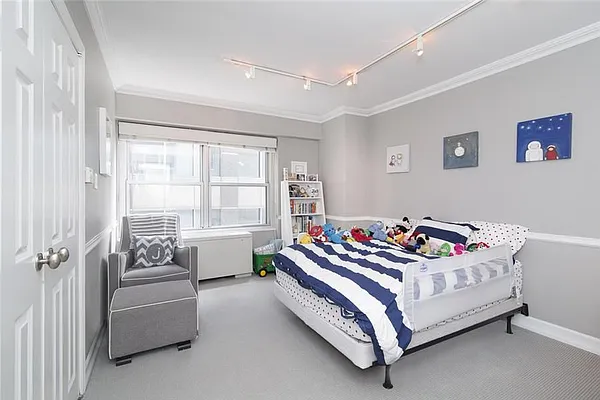 Sold by Qwest Residential Downtown LLC | media 13