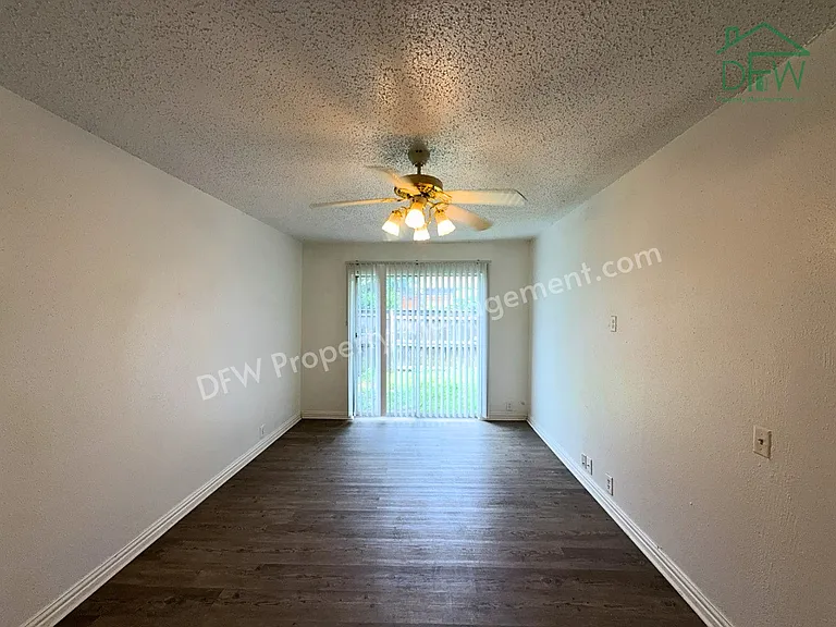 2613 Amherst Ct — Photo 8