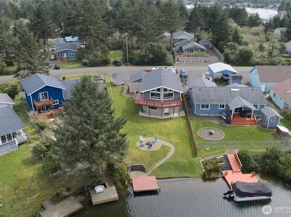 154 S Razor Clam Drive SW, Ocean Shores, WA 98569