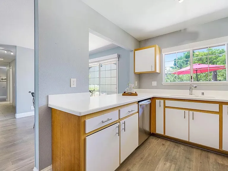 2940 Quail St — Photo 10