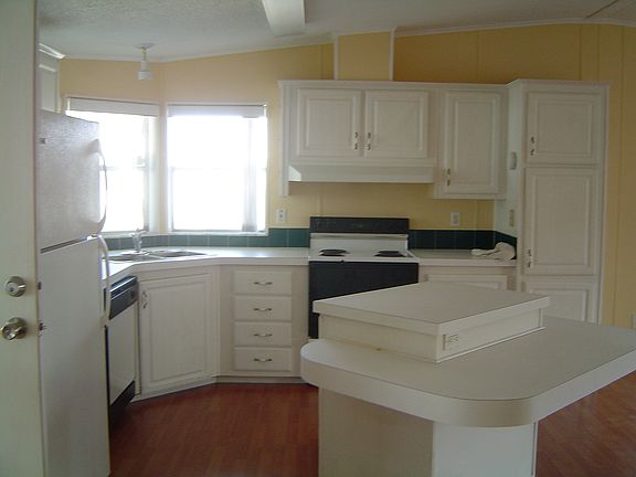 3rd image of 1343 Wildwood Way
