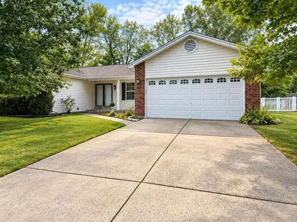 3 Fairfax Dr, Saint Peters, MO 63376