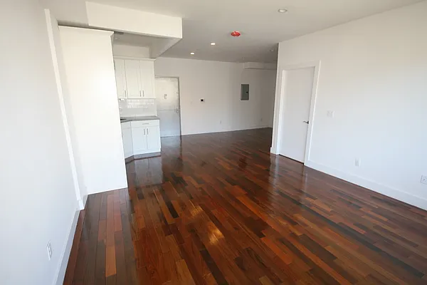 Rented by Makover Group Inc | media 11