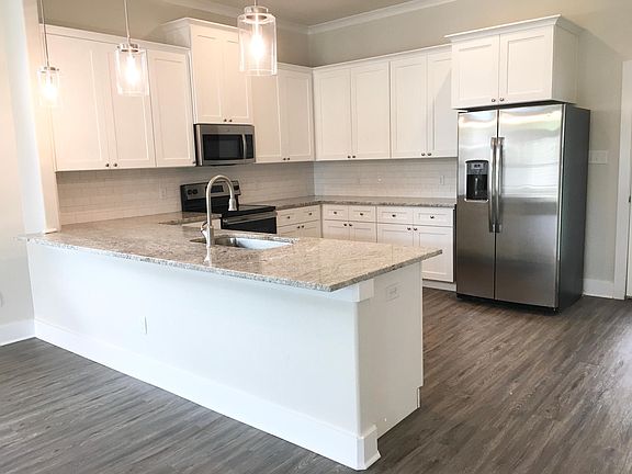 5th image of 1007 Hardwood Ln
