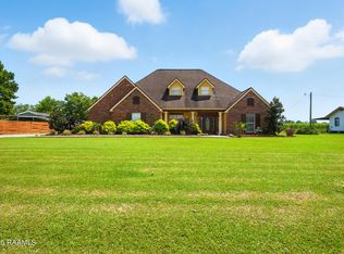 1141 Lake Martin Rd, Breaux Bridge, LA 70517