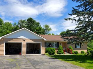 27 Little Beach Lake Rd, Beach Lake, PA 18405
