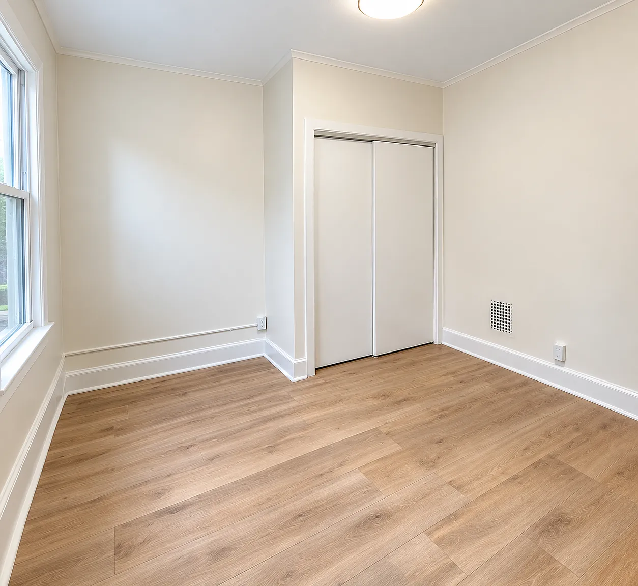 2 bed, 1000 sqft, $1,975 — Photo 3