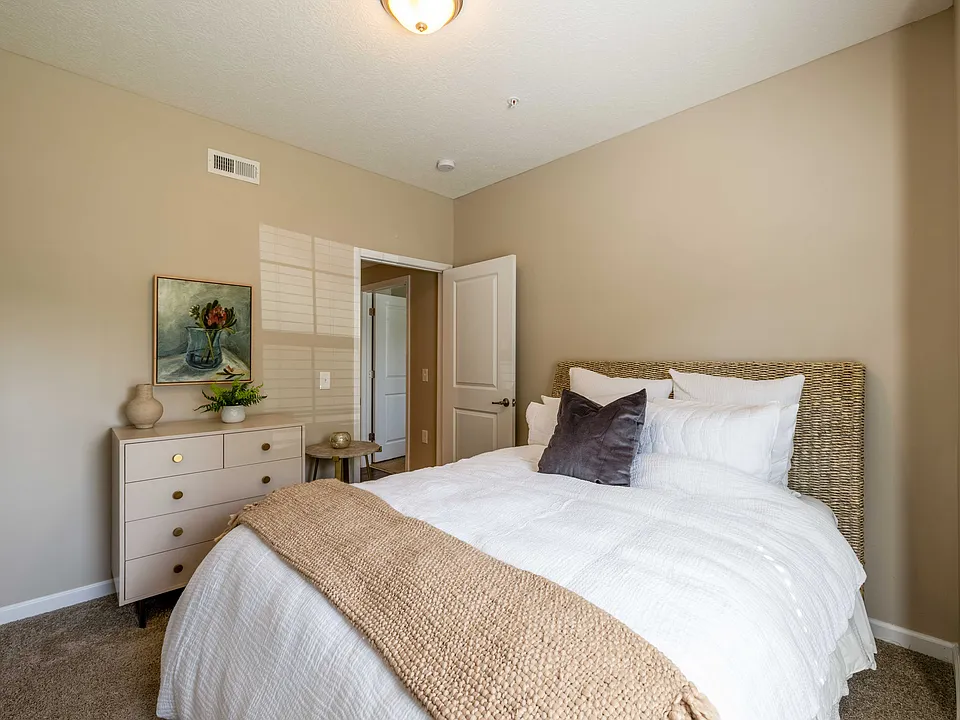 Building Photo 5