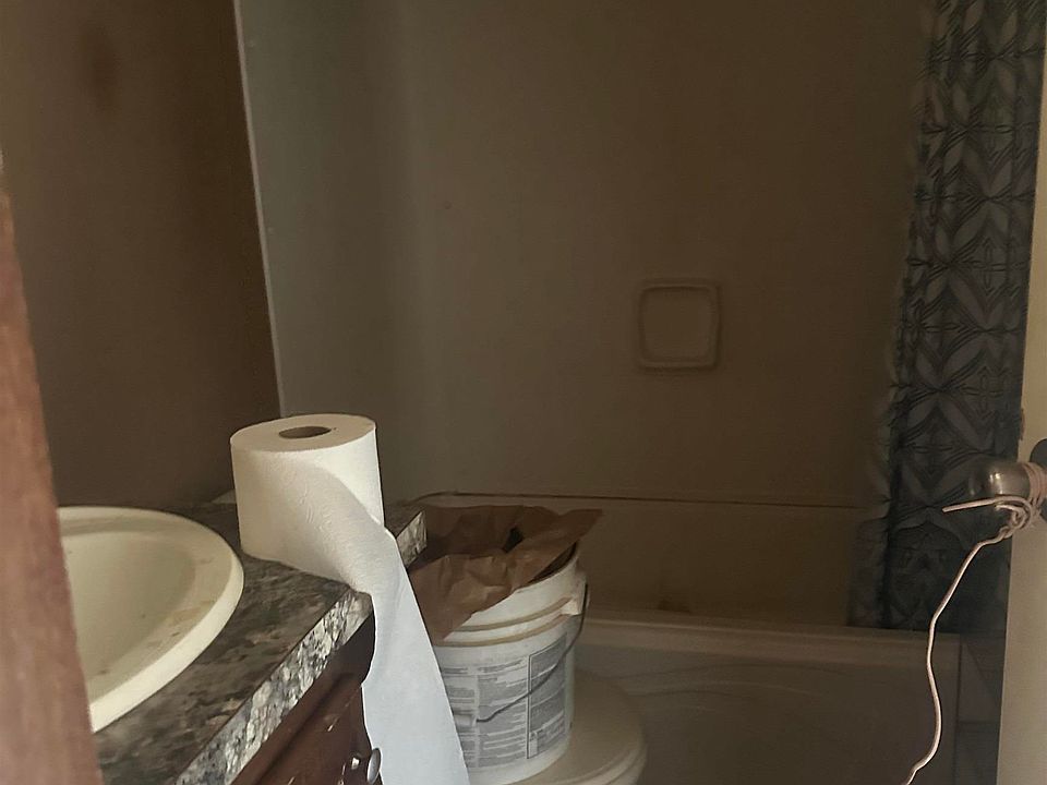 2nd image of 6844 Bradshaw Ln