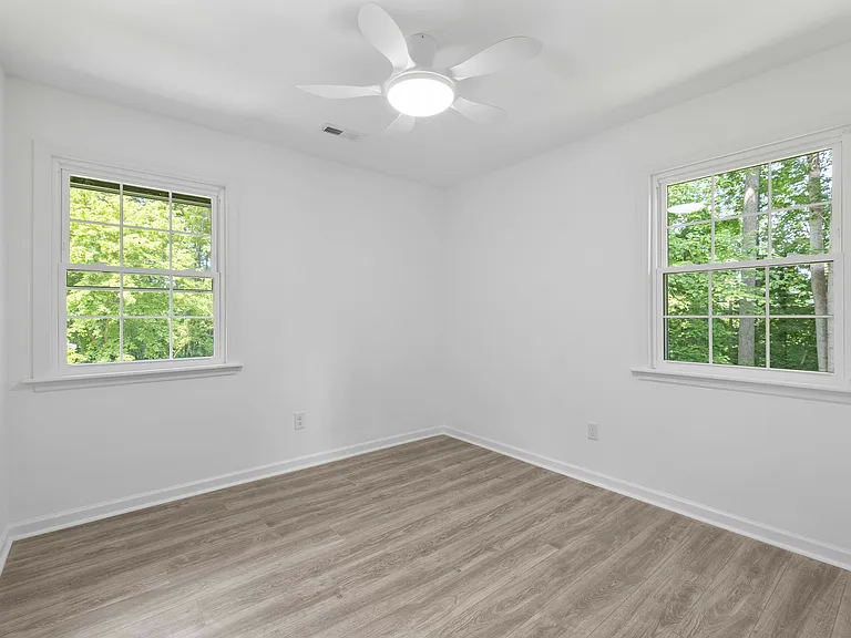 437 Woodsdale Rd — Photo 14