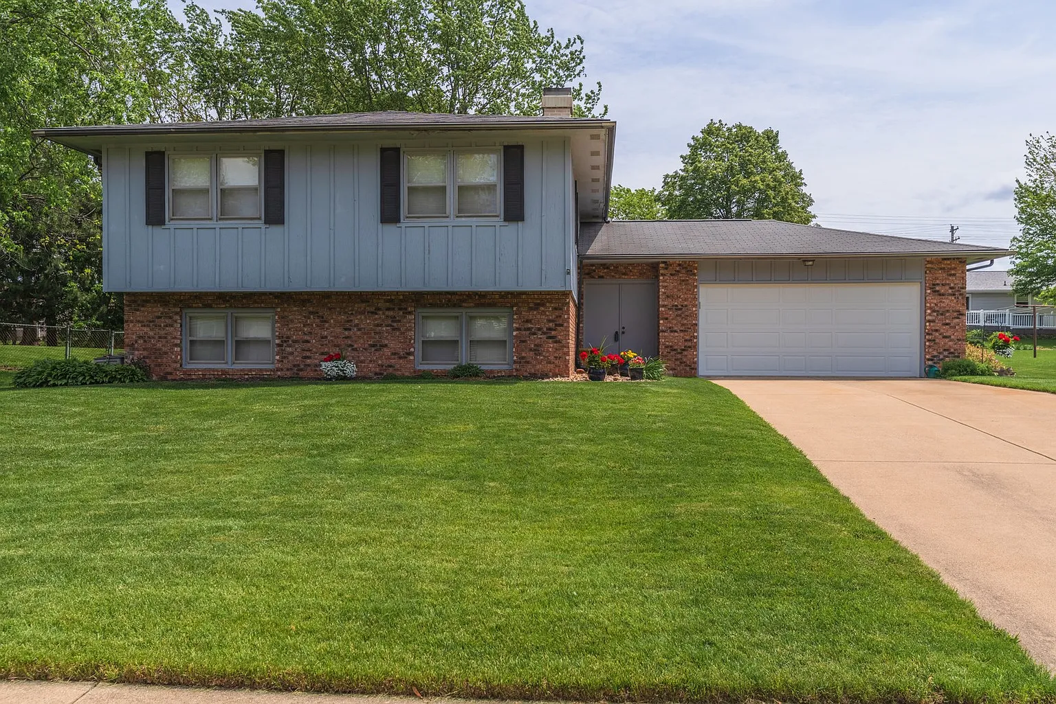 1205 Kim Dr photo 1