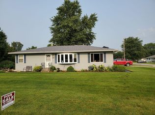 604 Almond St SW, Demotte, IN 46310