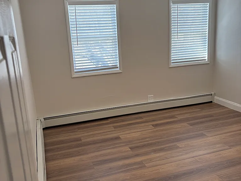 38 Hunting St #2 — Photo 6