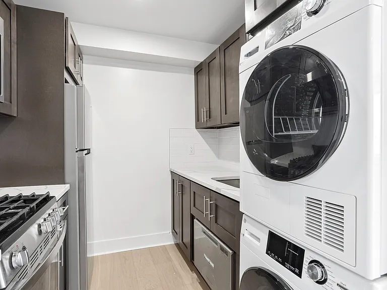 10210 Queens Blvd #401 — Photo 8
