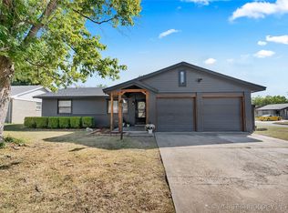 11910 E 16th Pl, Tulsa, OK 74128