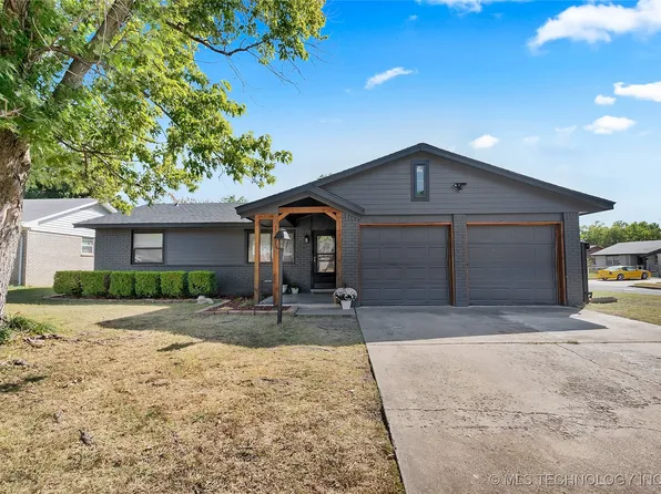 11910 E 16th Pl, Tulsa, OK 74128