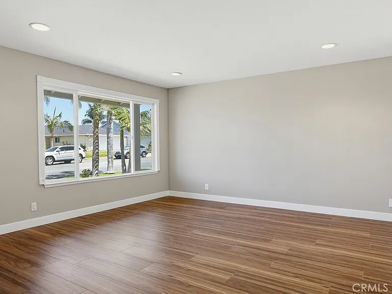 243 N Pageant St — Photo 8