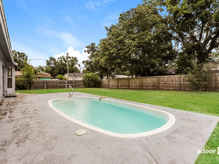 2210 N Warnell St — Photo 14